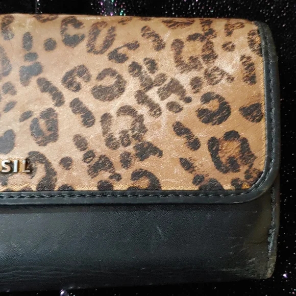 Fossil Leopard Leather Large Wallet - Picture 4 of 16